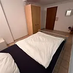 Bobs Basement דירה *