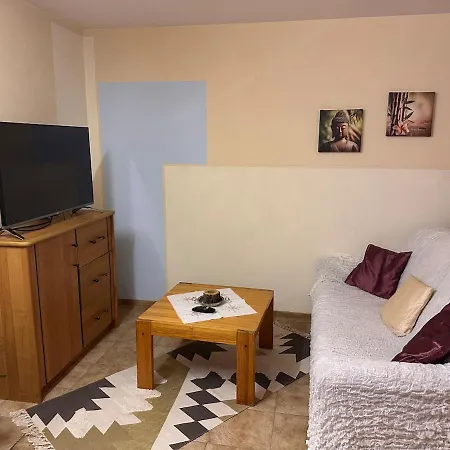 Bobs Basement Апартаменты