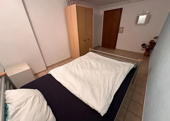 Bobs Basement Apartment *